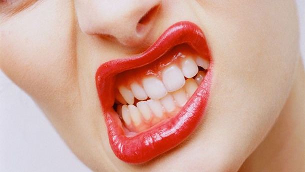 Çene Eklemi ve Temporomandibular Eklem Ağrısı